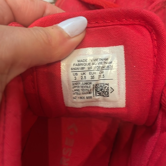 Chuck Taylor All Star Hi Sneaker in Red size 35- worn ONCE ! Like NEW - Picture 6 of 7